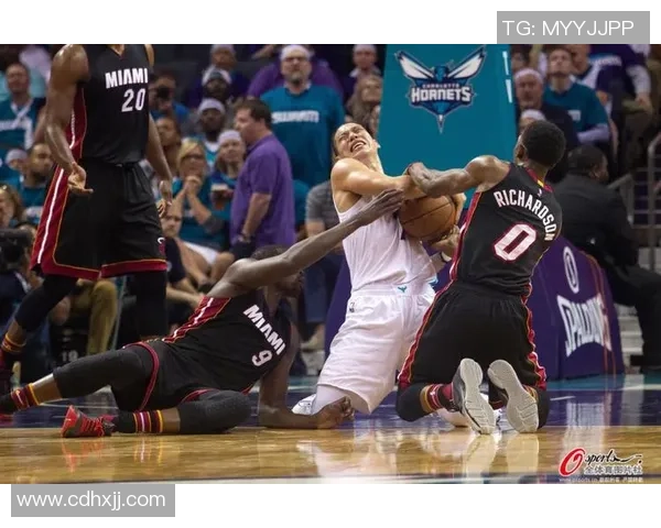 黄蜂与勇士历史交锋记录分析及比分回顾